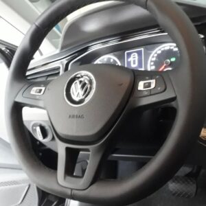 Funda para volante cosida Polo y Virtus en cuero liso negro